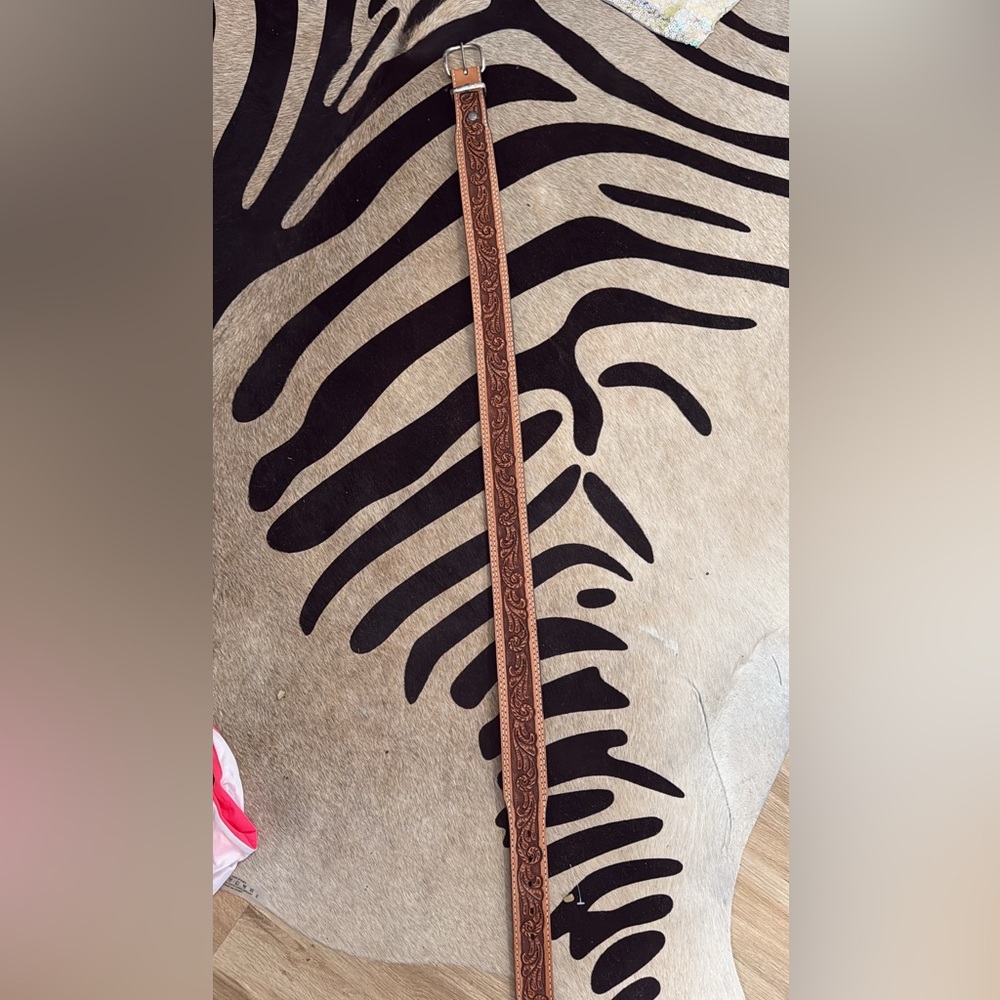 Hand tooled double stitched unisex belt